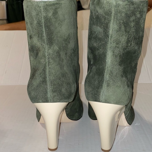 NEW Tory Burch Lila Ankle Bootie Olive Suede Size 9.5 - Picture 8 of 15